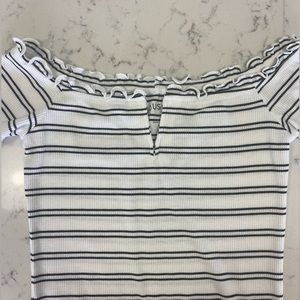 Striped V cut top